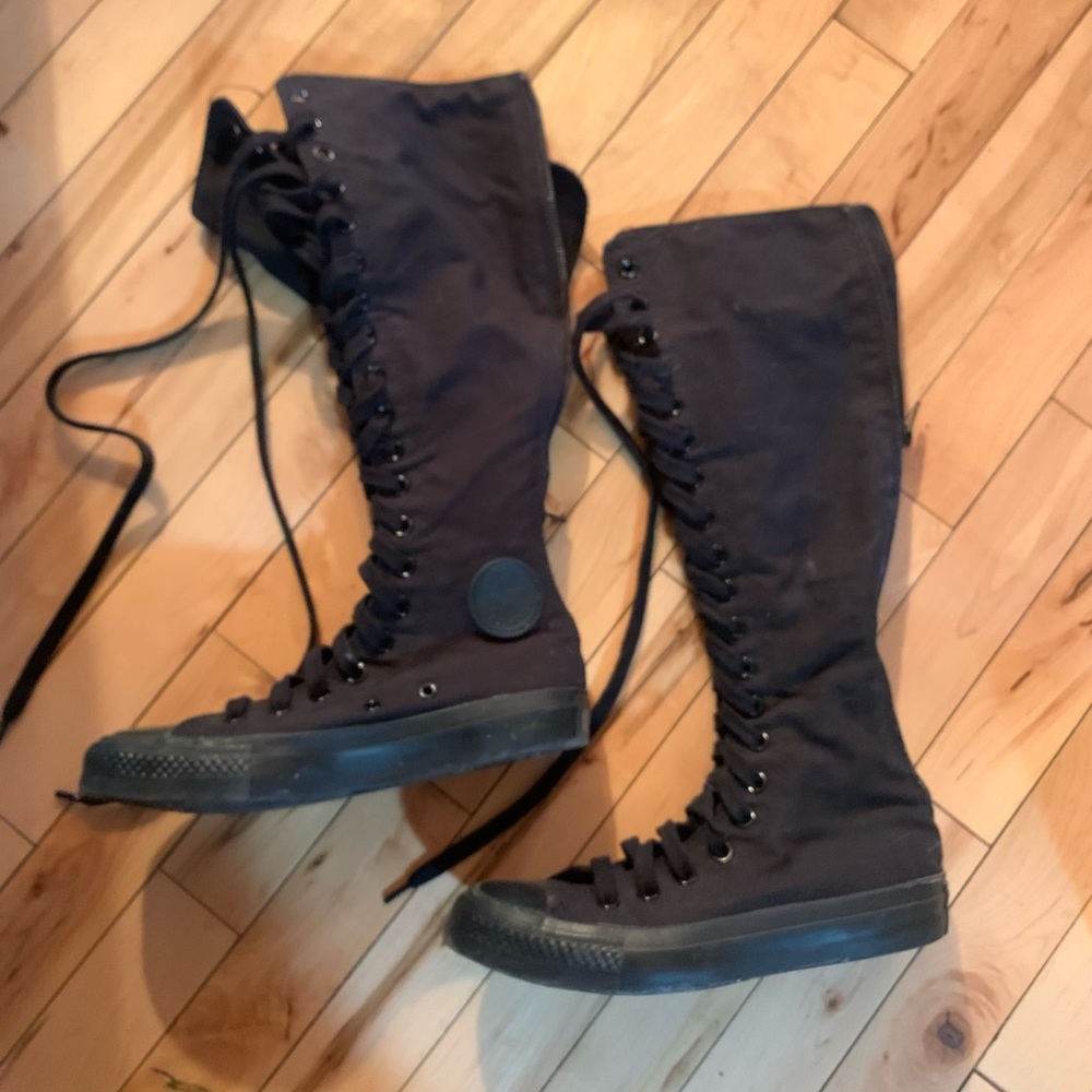ALL BLACK KNEE HIGH CONVERSE CHUCK TAYLOR